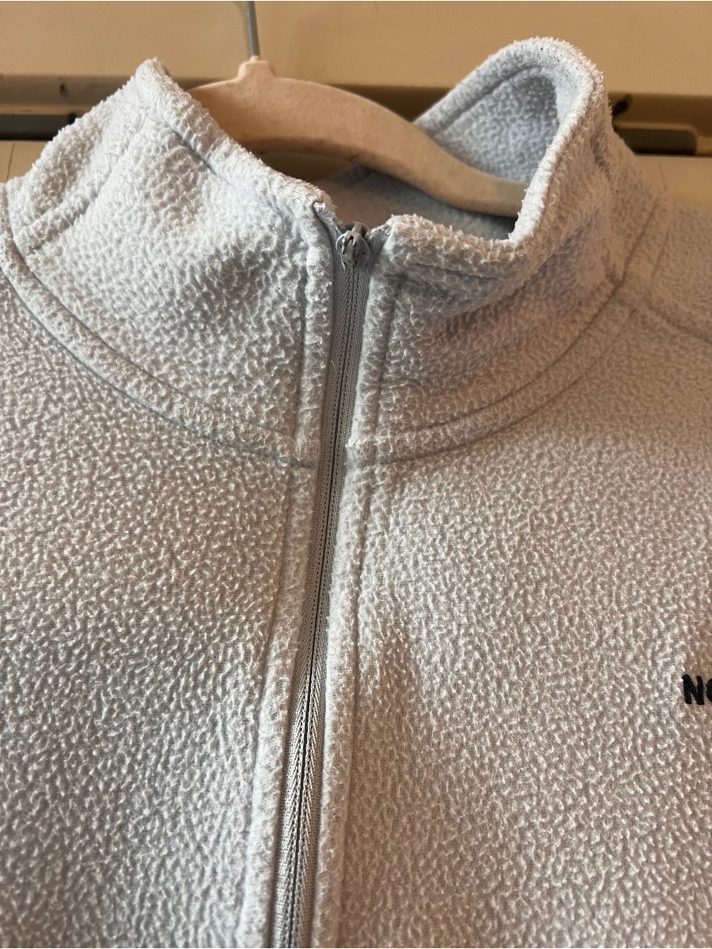 The North Face Men's Light Gray Half-Zip Fleece Pullover - Picture 5 of 9